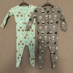 Set of 2 Monica and Andy 9-12 One Piece Baby Pajamas